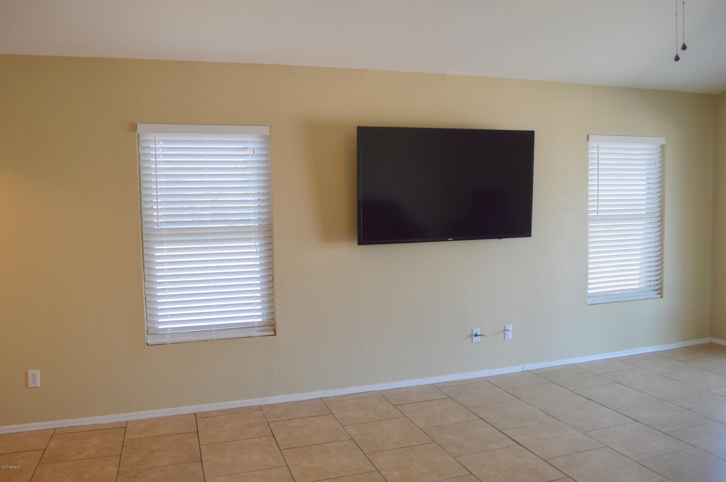 13050 West Redfield Road El Mirage, AZ 85335 - Photo 10 of 28 living Redfield 1