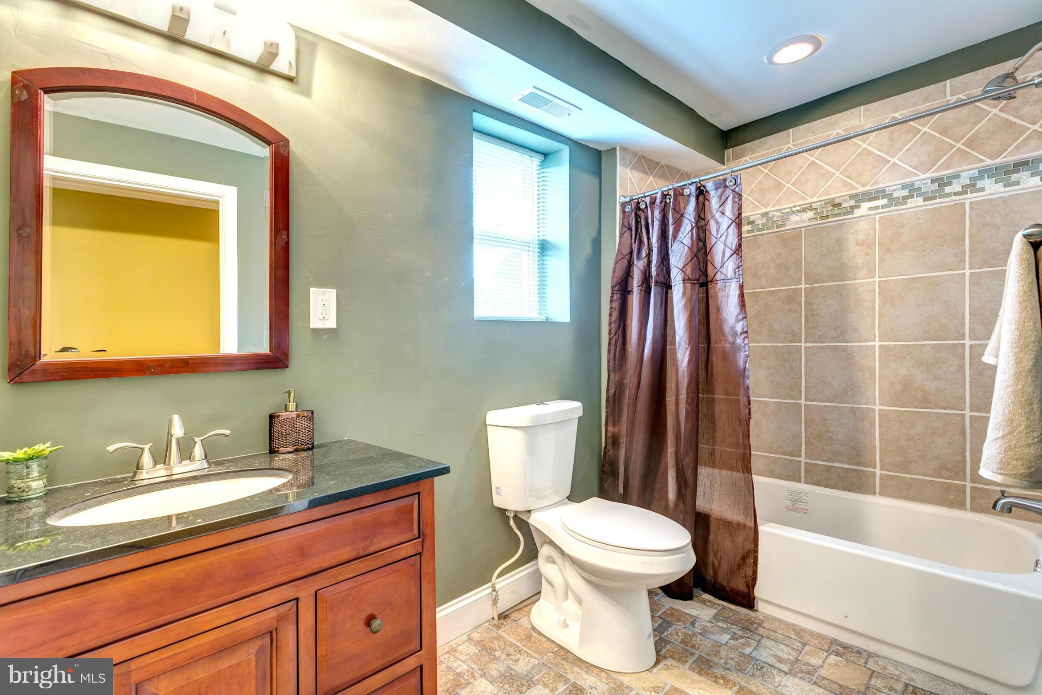 6108 Ridgeview Avenue Baltimore, MD 21206 - Photo 19 of 29 Beautifully Renovated Full Bath