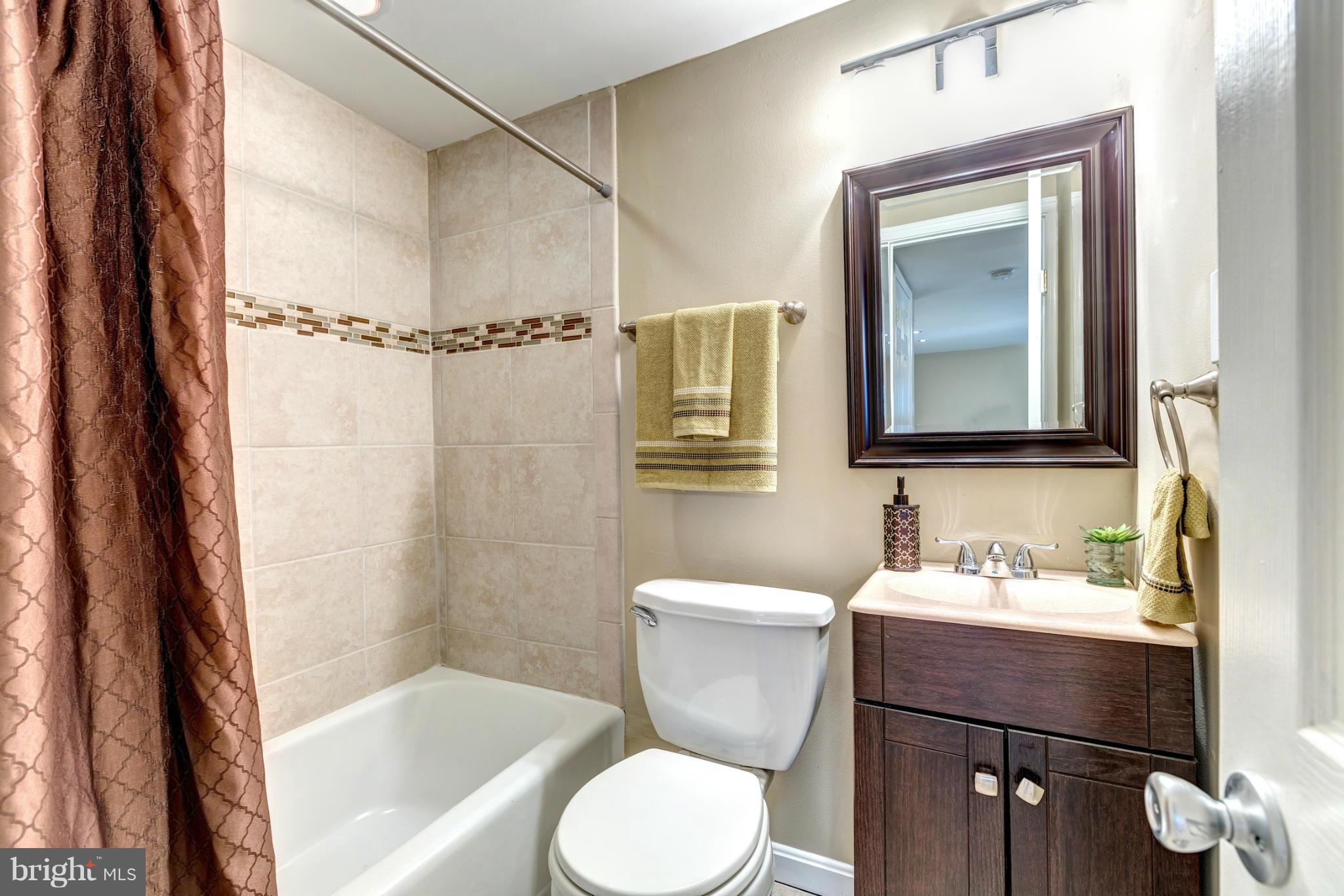 6108 Ridgeview Avenue Baltimore, MD 21206 - Photo 20 of 29 Full Bath with Deluxe Finishes