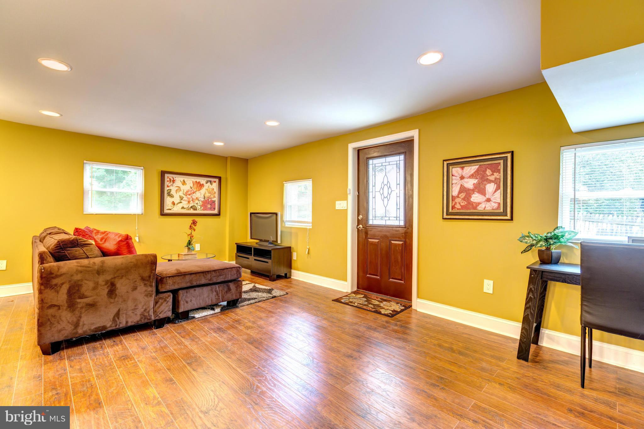 6108 Ridgeview Avenue Baltimore, MD 21206 - Photo 3 of 29 Living Room with Hardwood Floors