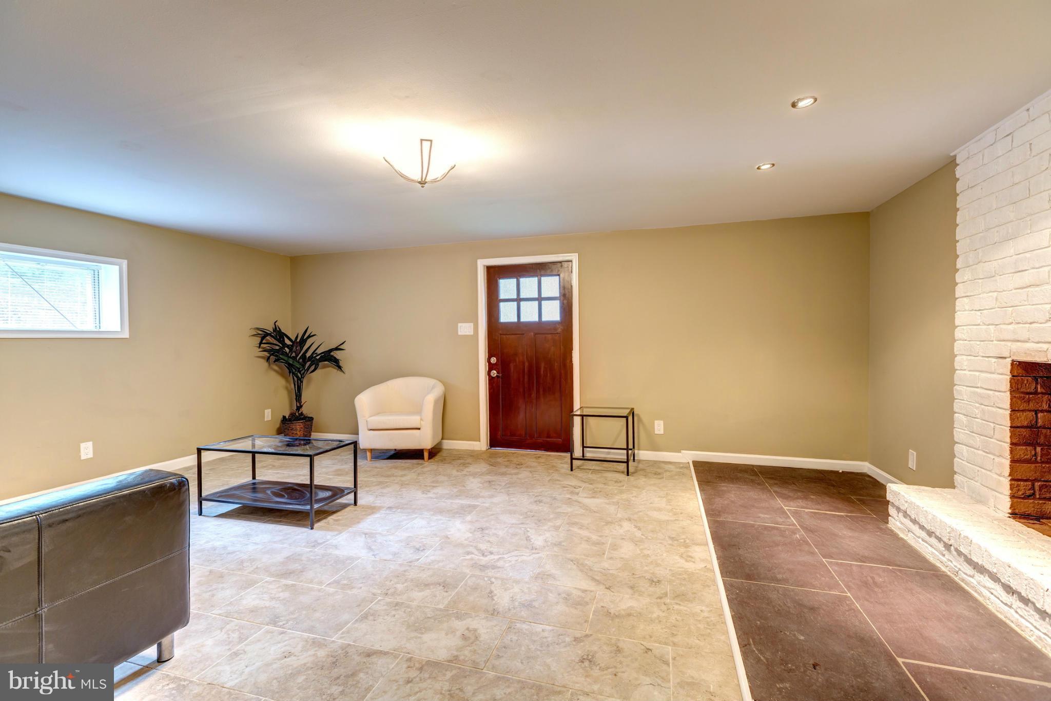 6108 Ridgeview Avenue Baltimore, MD 21206 - Photo 24 of 29 Spacious Family Room