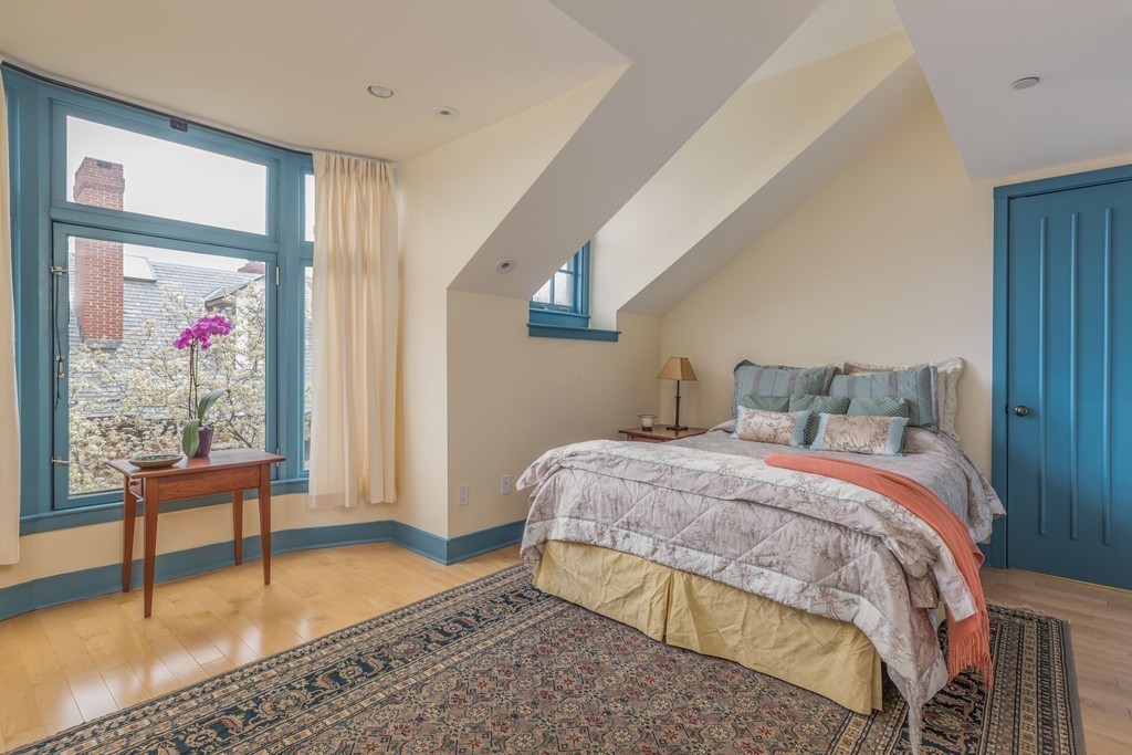 58 Pinckney Street, Unit 3 Boston, MA 02114 - Photo 19 of 27