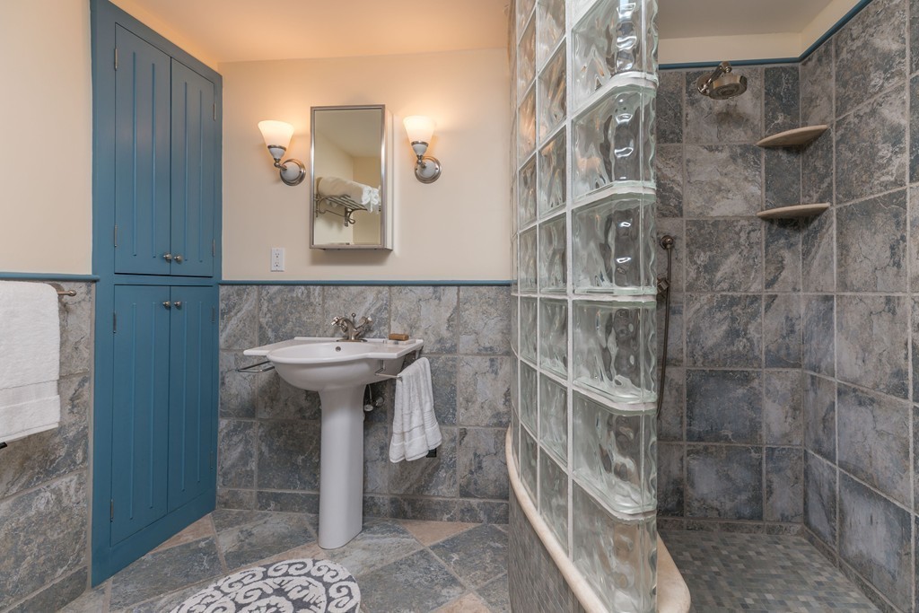 58 Pinckney Street, Unit 3 Boston, MA 02114 - Photo 20 of 27