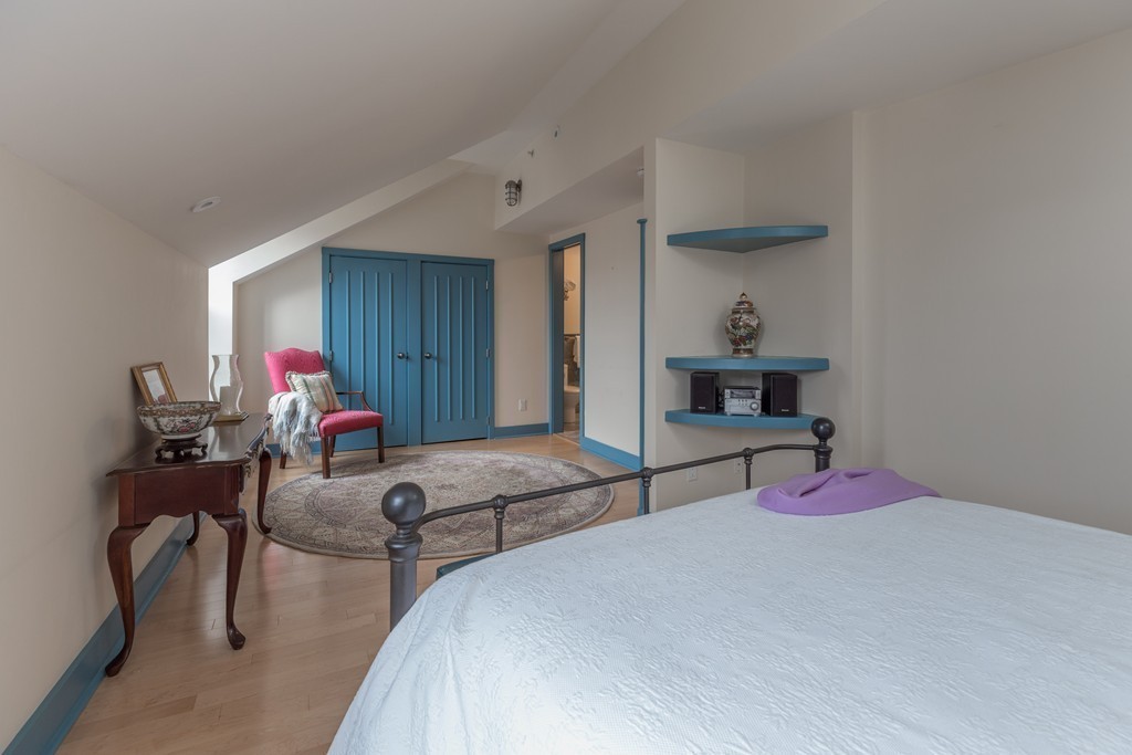 58 Pinckney Street, Unit 3 Boston, MA 02114 - Photo 22 of 27