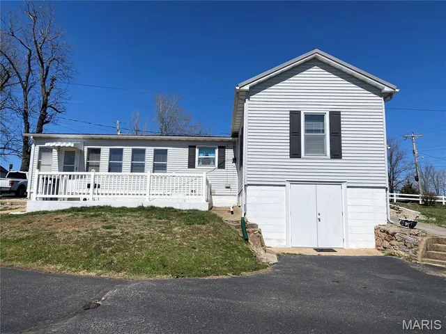 $205,000 | 211 Macarthur Street, Newburg, MO 65550