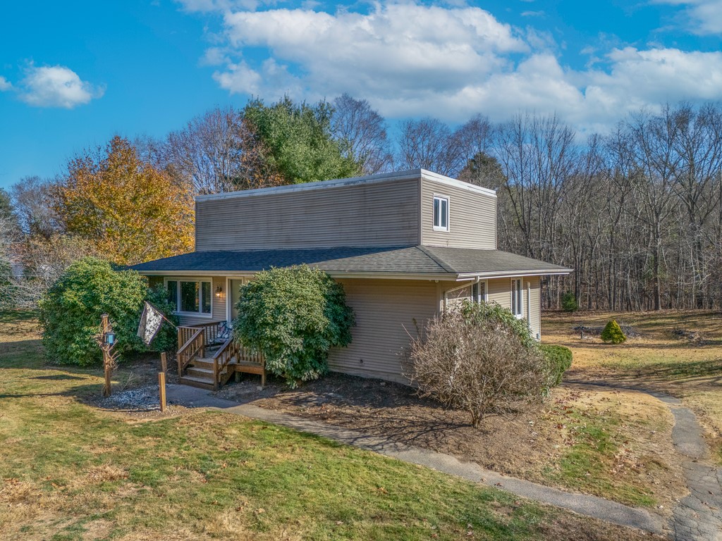 636 Franklin Road Coventry, RI 02816 - Photo 2 of 29