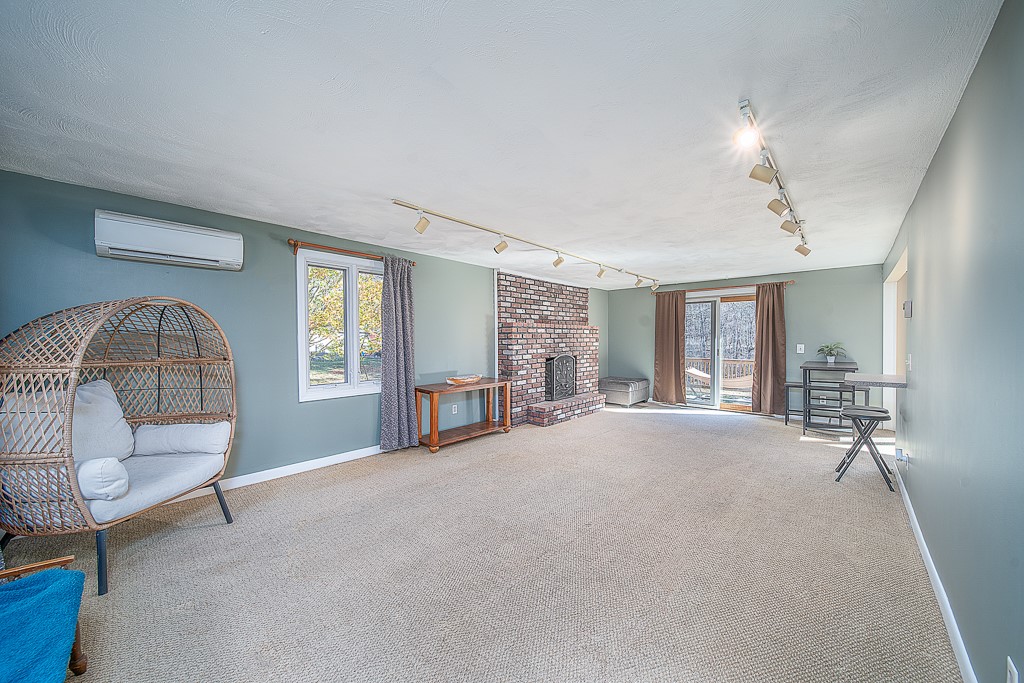 636 Franklin Road Coventry, RI 02816 - Photo 7 of 29