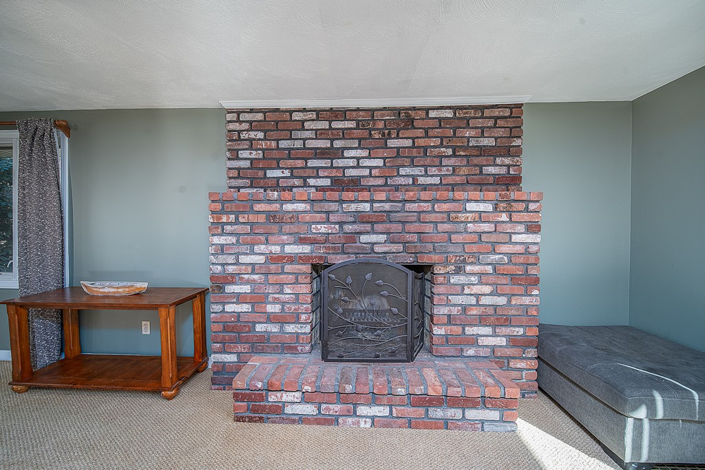 636 Franklin Road Coventry, RI 02816 - Photo 9 of 29