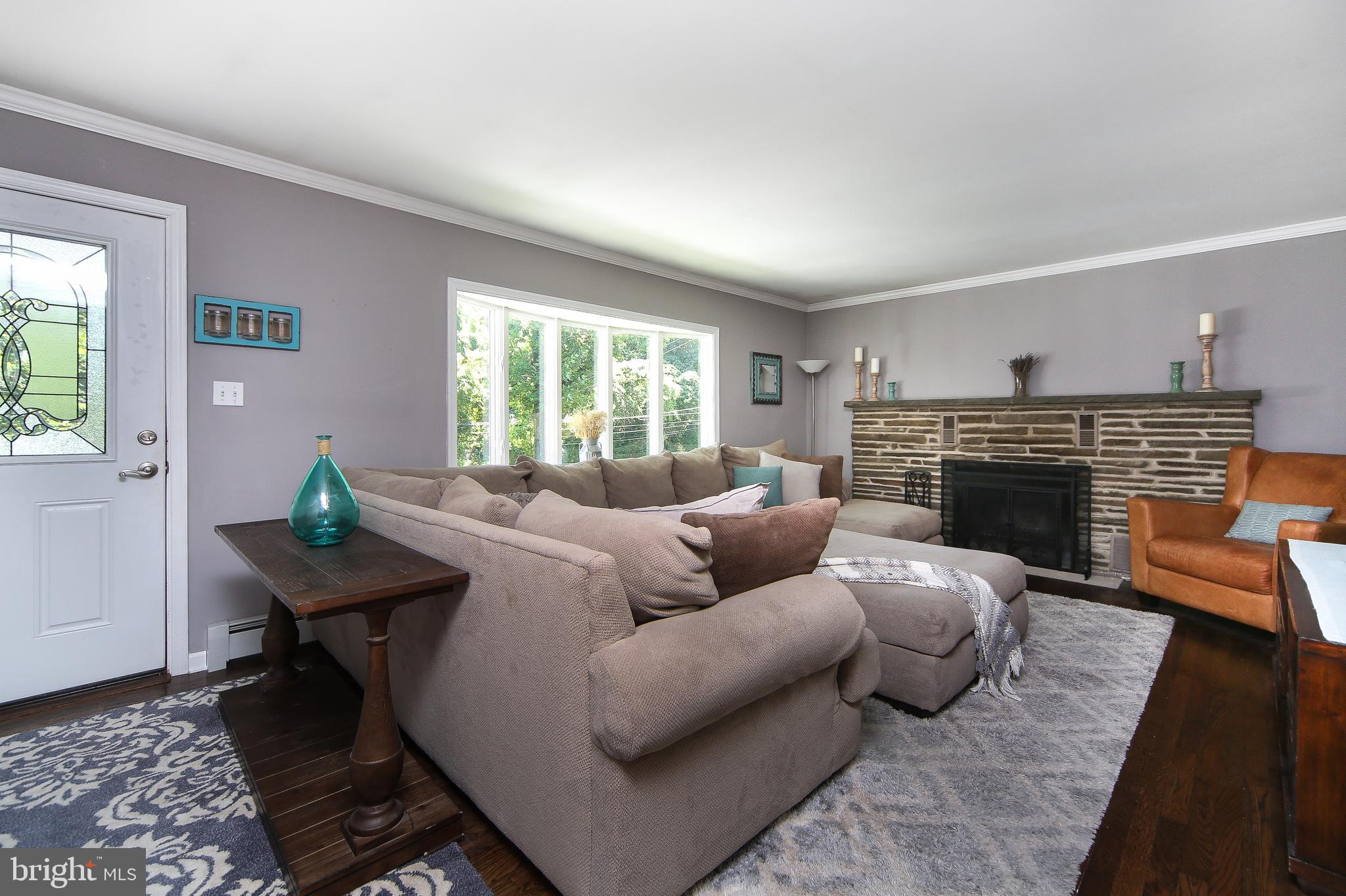 216 River Road Washington Crossing, PA 18977 - Photo 13 of 31 Living Room