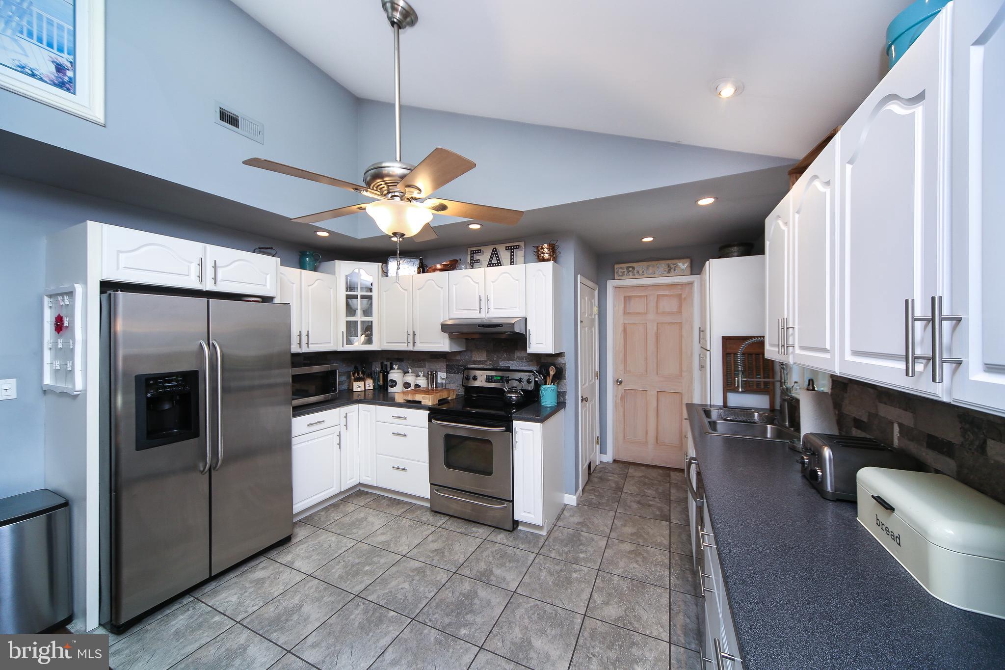 216 River Road Washington Crossing, PA 18977 - Photo 17 of 31 Large Open Kitchen