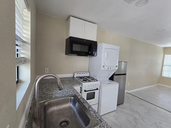 $1,300 | 8703 Berndale Street, Unit 1, Houston, TX 77029