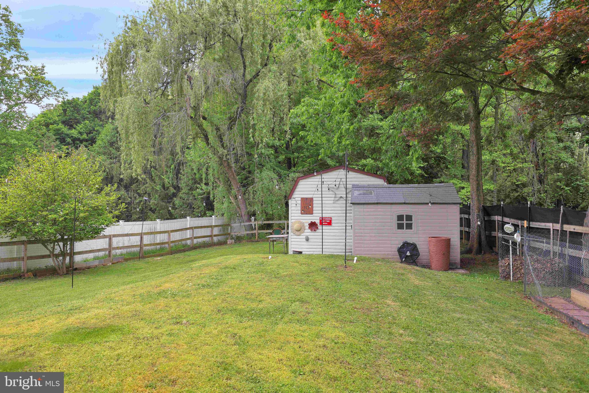 2416 High Street Reading, PA 19605 - Photo 24 of 25 Secluded fenced in yard