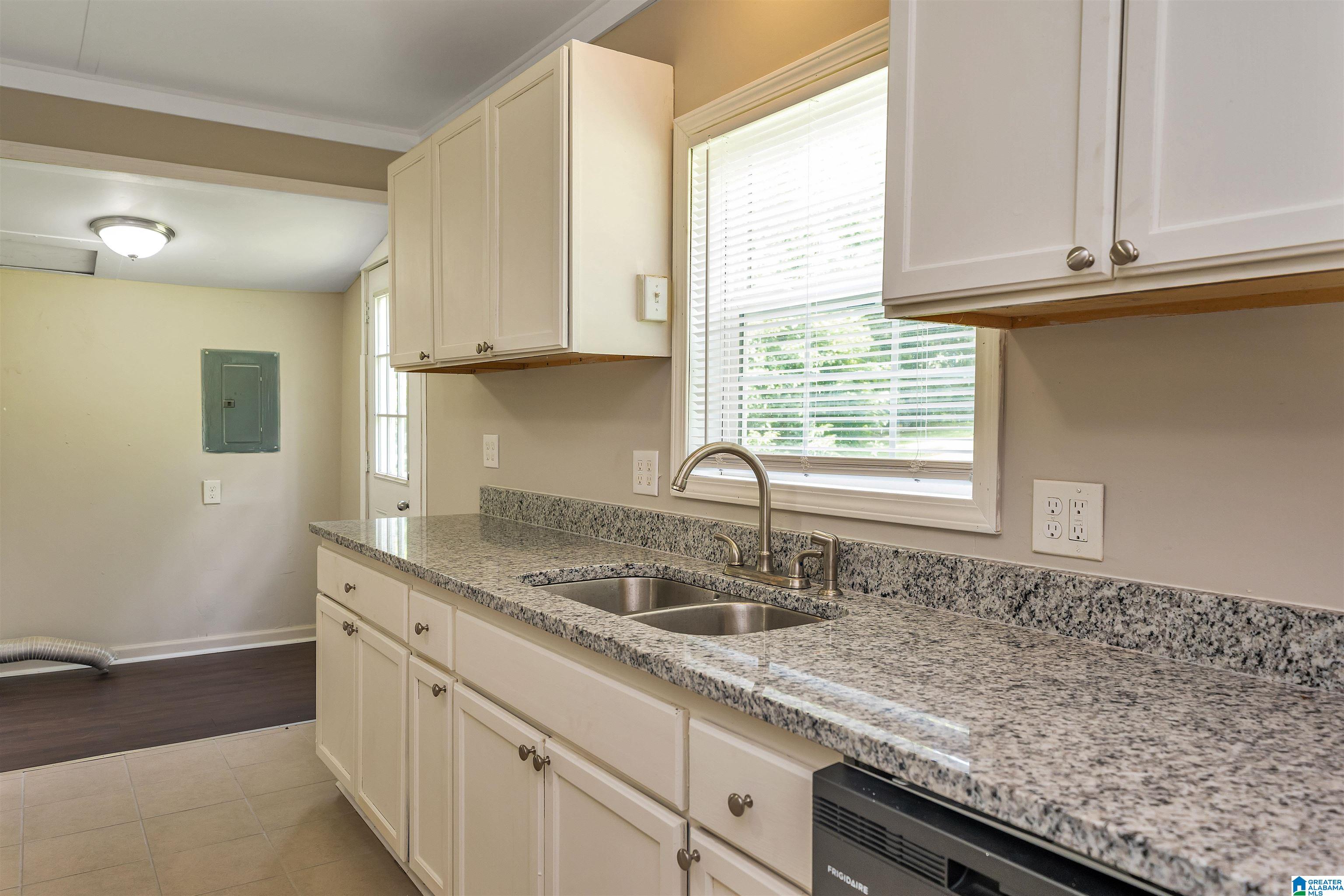 435 Southview Road Sylacauga, AL 35150 - Photo 18 of 30