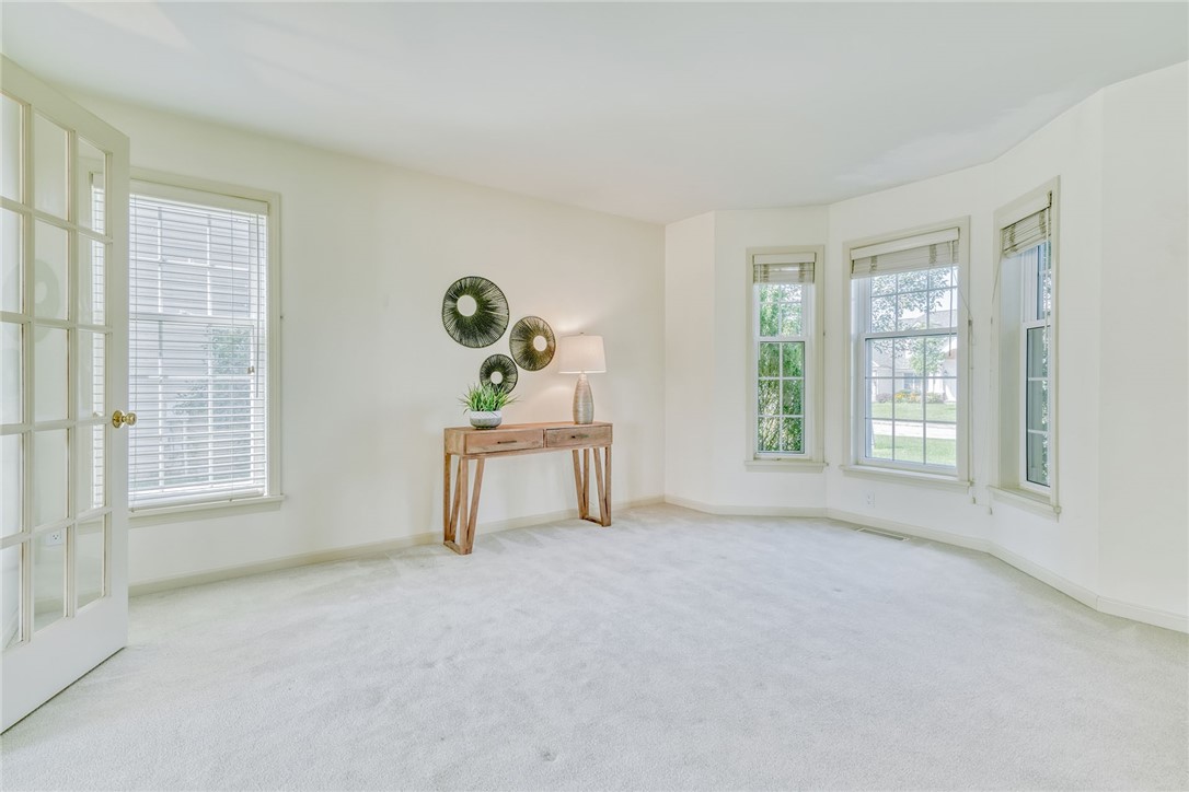 40 Embassy Drive Brighton, NY 14618 - Photo 4 of 27