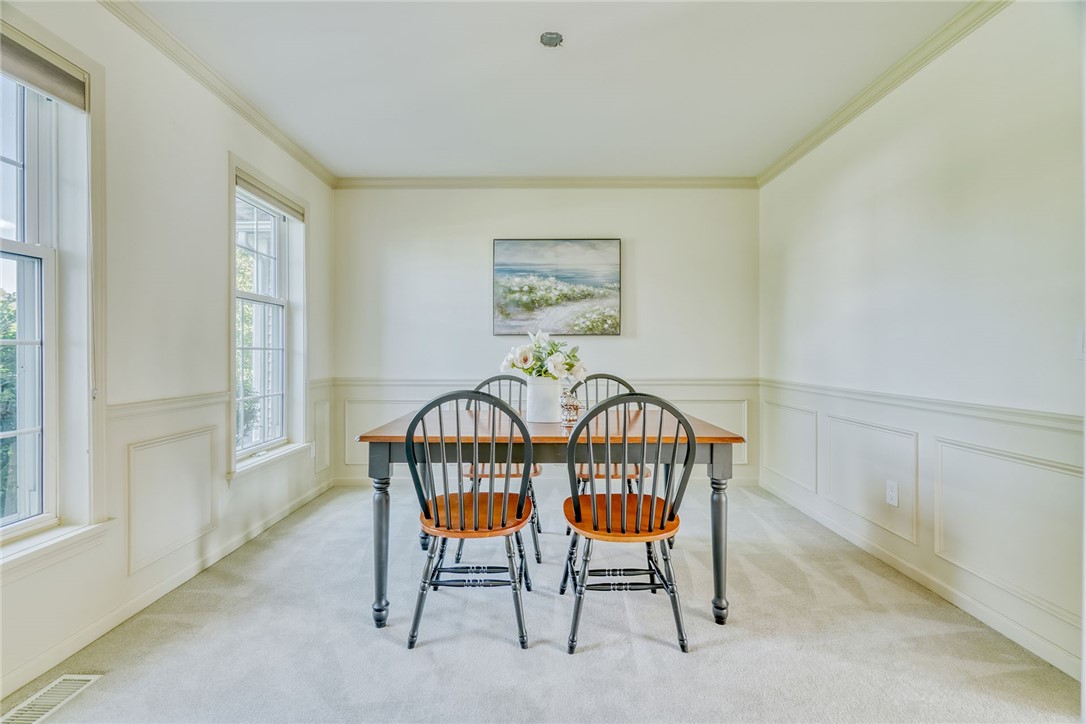 40 Embassy Drive Brighton, NY 14618 - Photo 5 of 27