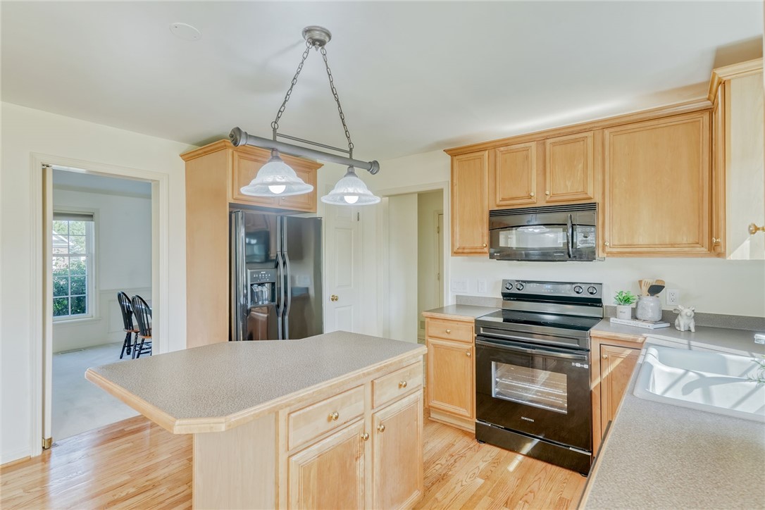 40 Embassy Drive Brighton, NY 14618 - Photo 9 of 27