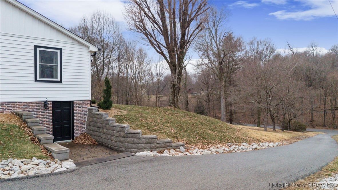 6178 St Marys Road Floyds Knobs, IN 47119 - Photo 8 of 40