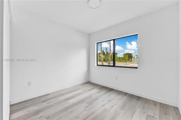 $2,100 | 175 Northwest 160th Street, Unit 216, North Miami Beach, FL 33169
