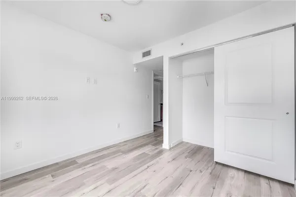$2,100 | 175 Northwest 160th Street, Unit 216, North Miami Beach, FL 33169