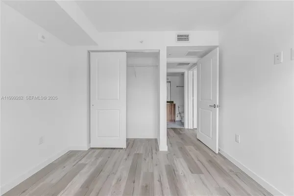 $2,100 | 175 Northwest 160th Street, Unit 216, North Miami Beach, FL 33169