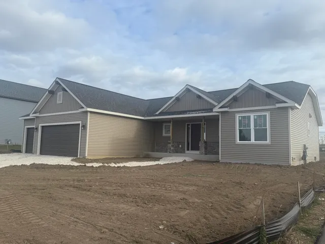 $479,900 | 782 Golf Drive, Jefferson, WI 53549