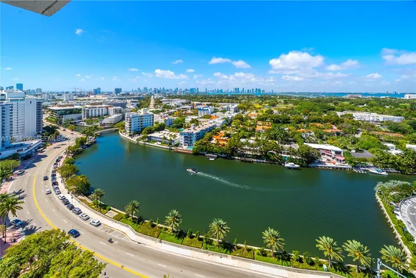 $5,200 | 2555 Collins Avenue, Unit 2402, Miami Beach, FL 33140