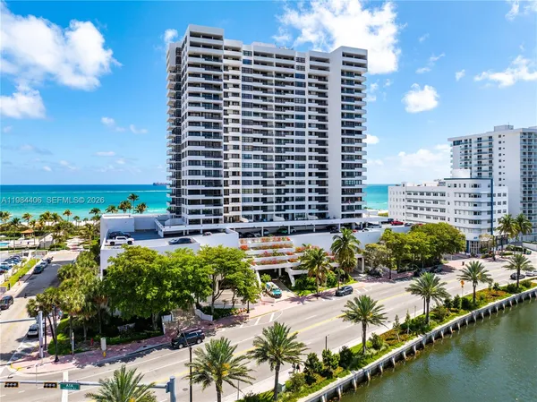 $5,200 | 2555 Collins Avenue, Unit 2402, Miami Beach, FL 33140