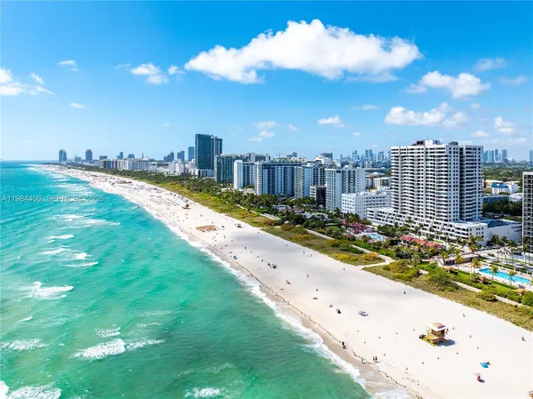 $5,200 | 2555 Collins Avenue, Unit 2402, Miami Beach, FL 33140