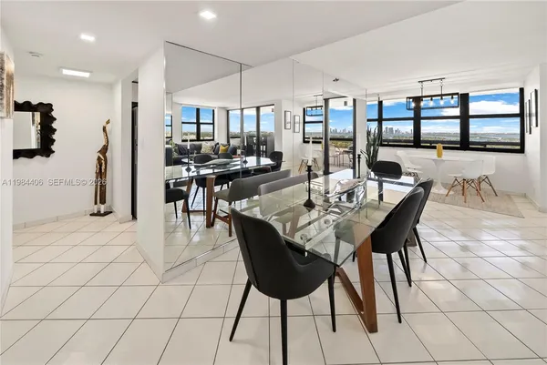 $5,200 | 2555 Collins Avenue, Unit 2402, Miami Beach, FL 33140