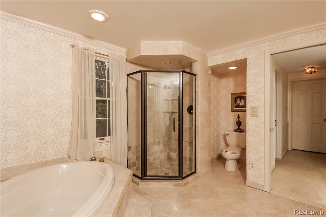 4750 Napier Road Canton, MI 48187 - Photo 40 of 97 040-Master_Bathroom-2225734-medium.jpg