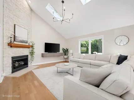 $1,100,000 | 452 South Harvard Avenue, Villa Park, IL 60181