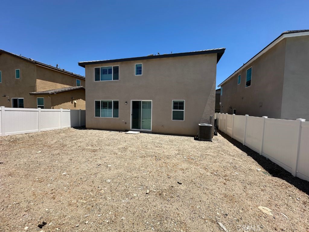 2511 Gunner Ridge Way Rialto, CA 92377 - Photo 35 of 37