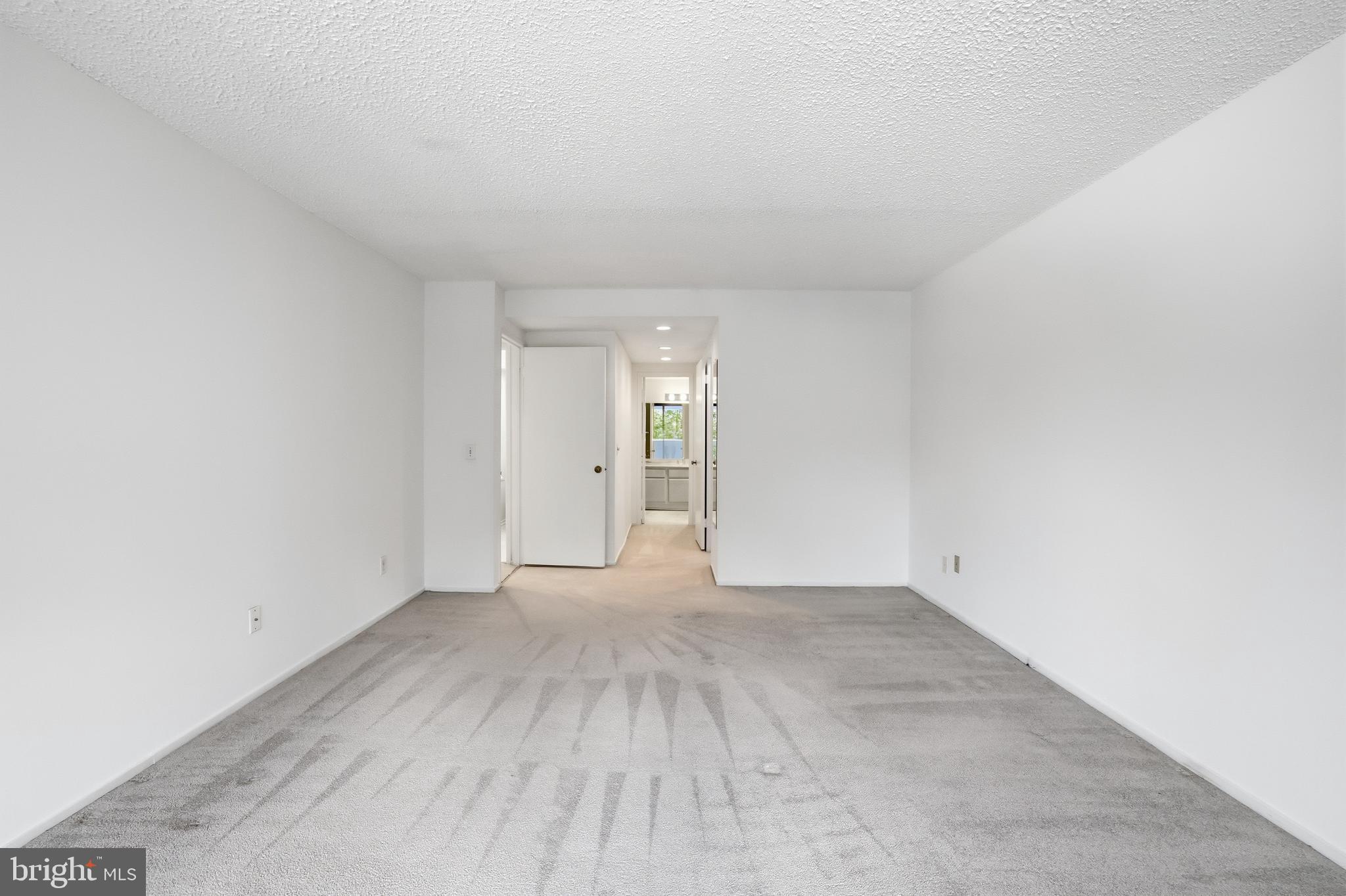 6101 Edsall Road, Unit 502 Alexandria, VA 22304 - Photo 16 of 33