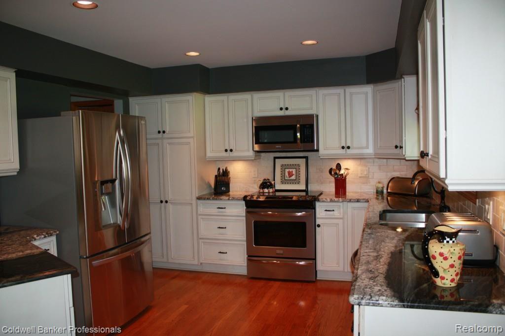 3985 Bird Road Clarkston, MI 48348 - Photo 15 of 46 IMG_9445.jpg