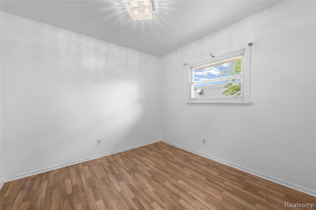 21855 Schoenherr Road Warren, MI 48089 - Photo 26 of 41