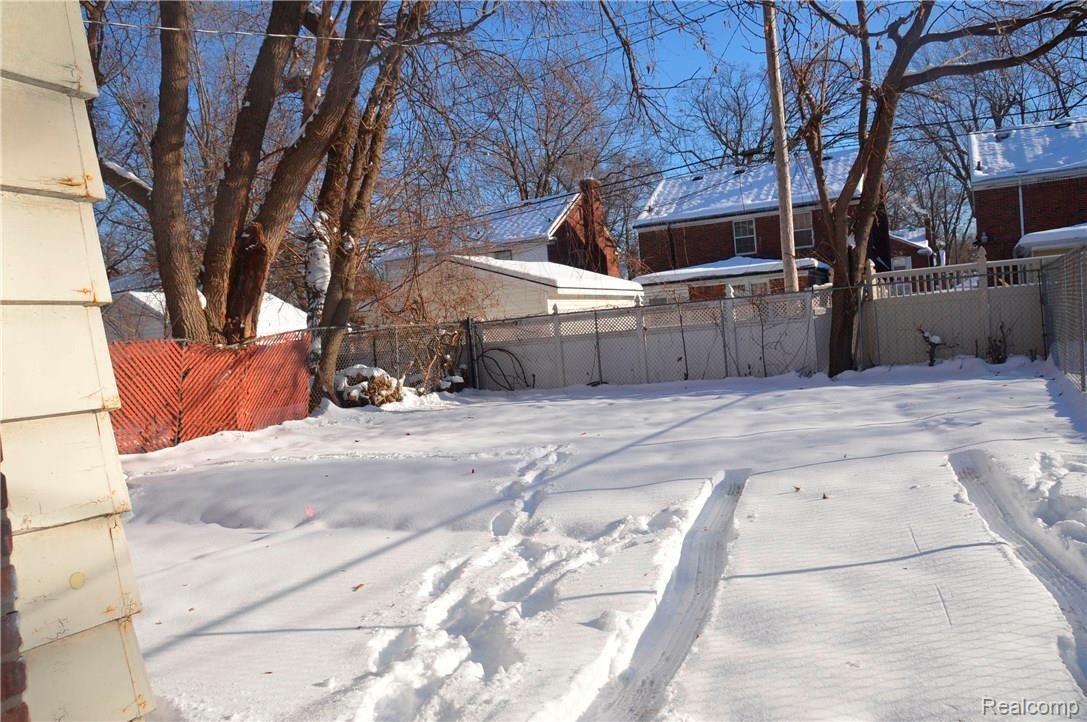 19186 Meyers Road Detroit, MI 48235 - Photo 2 of 19 12-19-16 067 - Copy.JPG