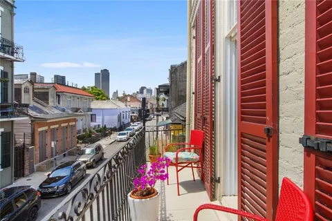 $439,900 | 827 Burgundy Street, Unit C, New Orleans, LA 70116