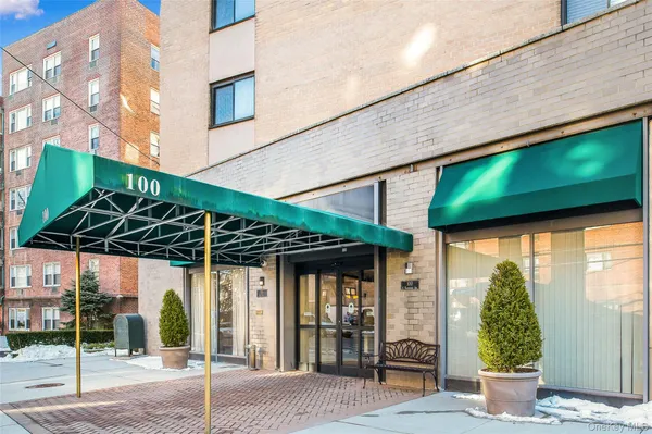 $305,000 | 100 East Hartsdale Avenue, Unit MIE, Hartsdale, NY 10530