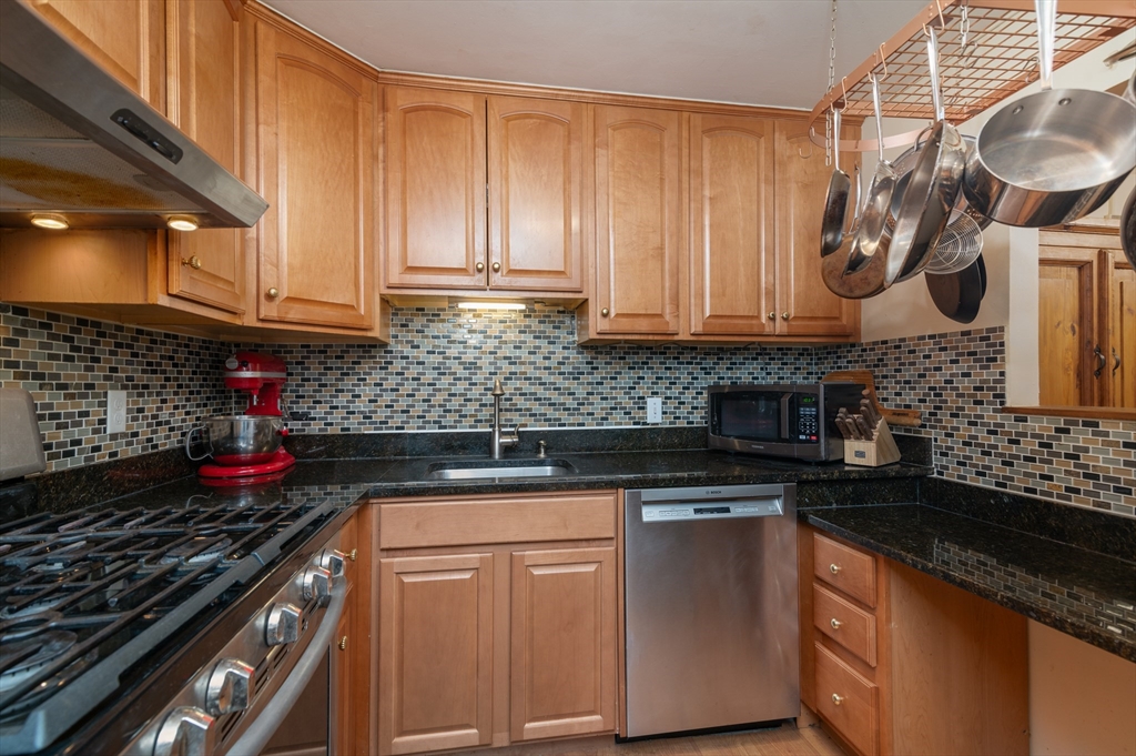 53 McCormick Terrace, Unit 63 Stoughton, MA 02072 - Photo 9 of 20