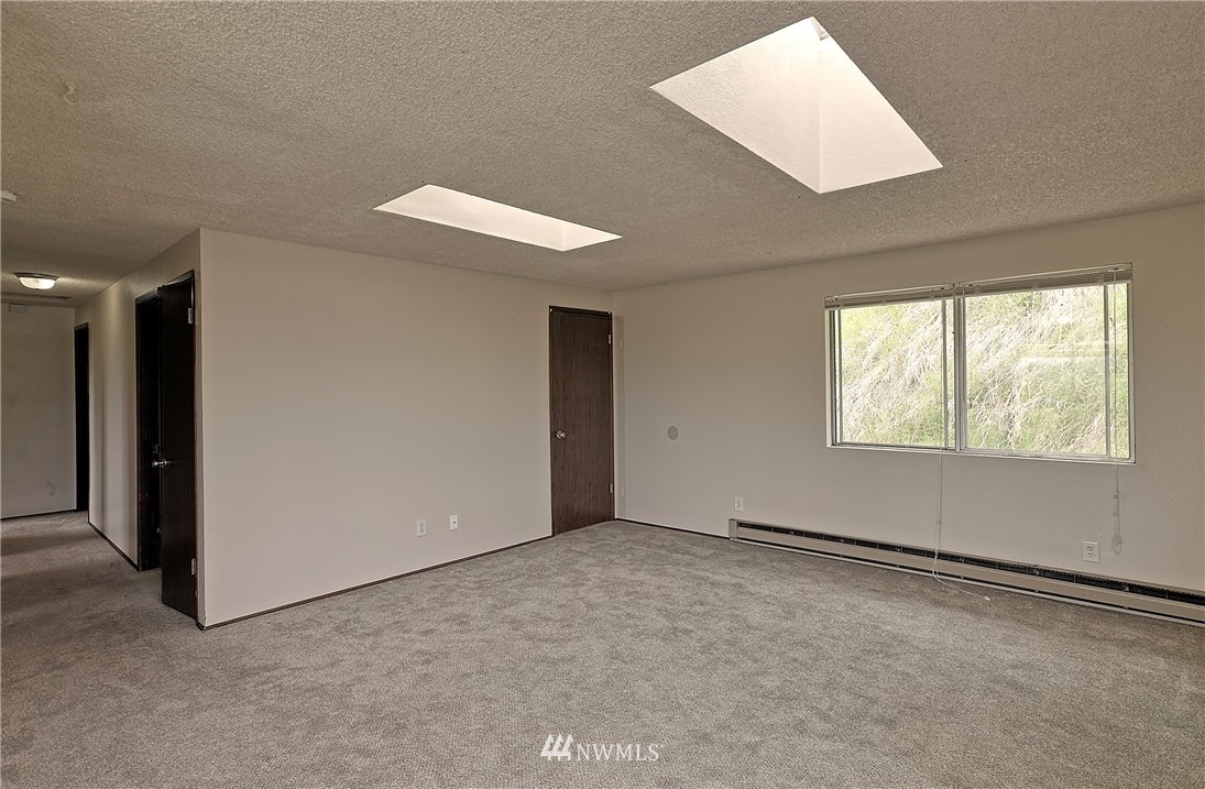 9002 Lowell Larimer Road Everett, WA 98208 - Photo 7 of 26 Gallery Image 7