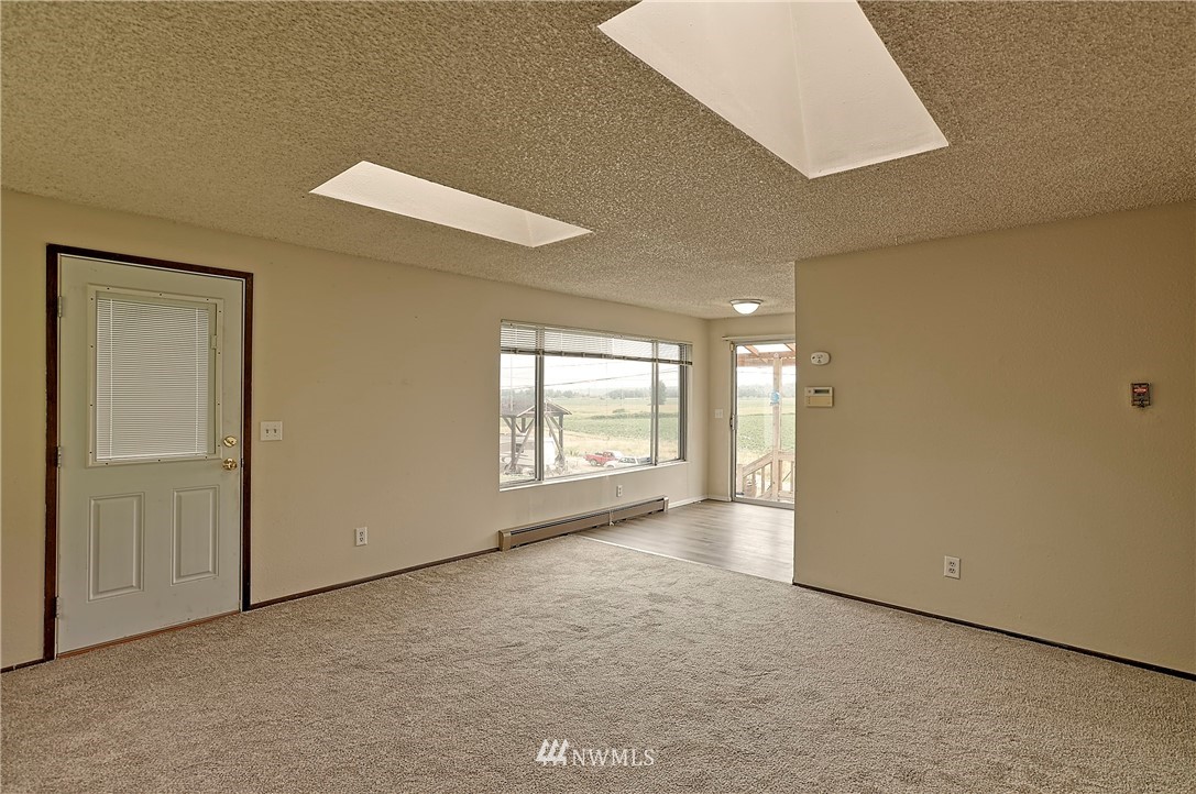 9002 Lowell Larimer Road Everett, WA 98208 - Photo 9 of 26 Gallery Image 9