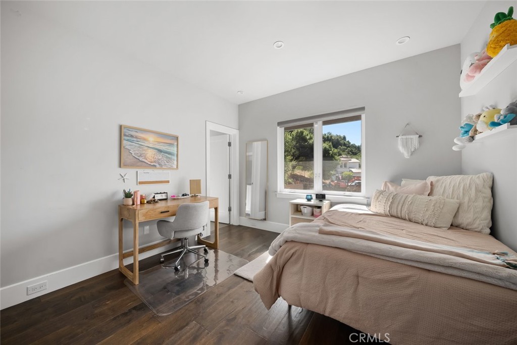 2207 San Luis Drive San Luis Obispo, CA 93401 - Photo 46 of 58 a bed room with a bed and a window