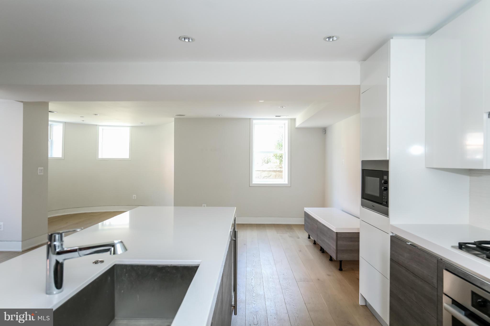 1700 Q Street Northwest, Unit 1 Washington, DC 20009 - Photo 6 of 18 Kitchen