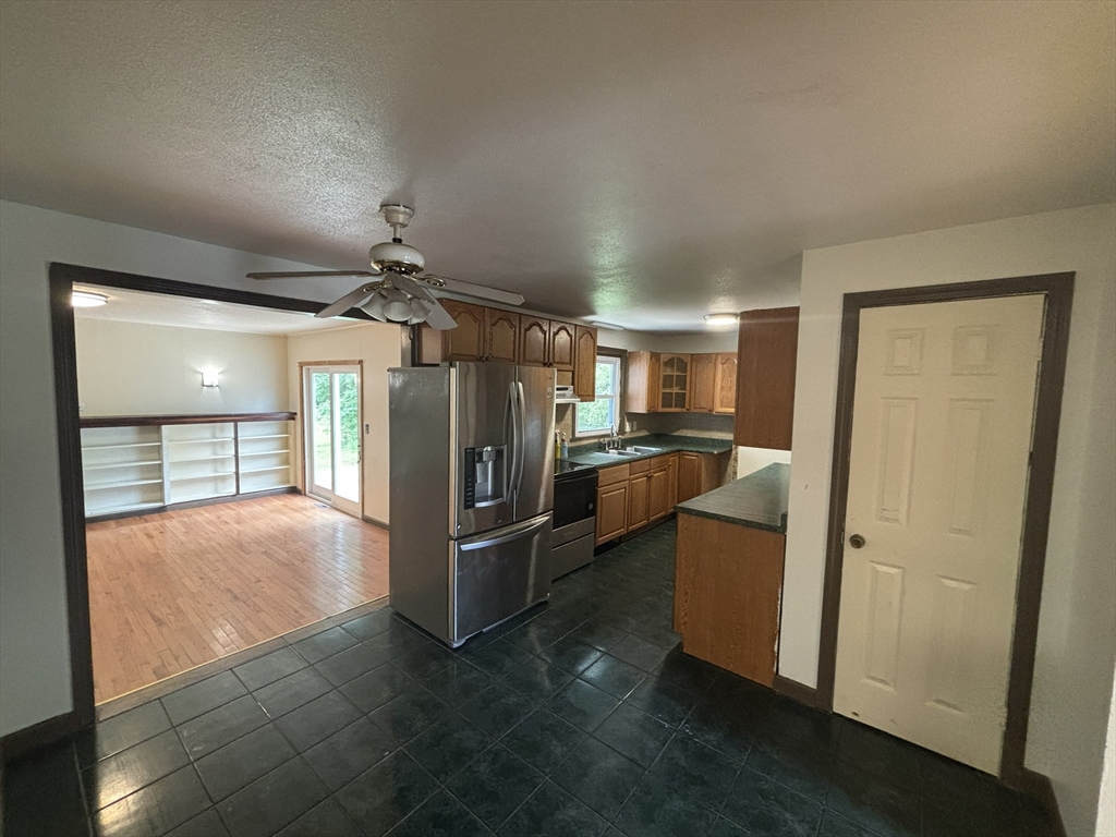 39 Huntington Road Hadley, MA 01035 - Photo 11 of 25