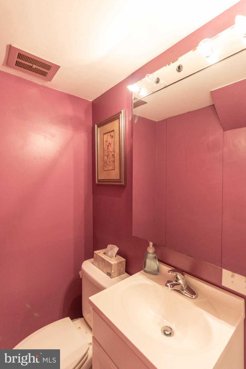 3407 Amity Road Philadelphia, PA 19154 - Photo 23 of 28 Powder room