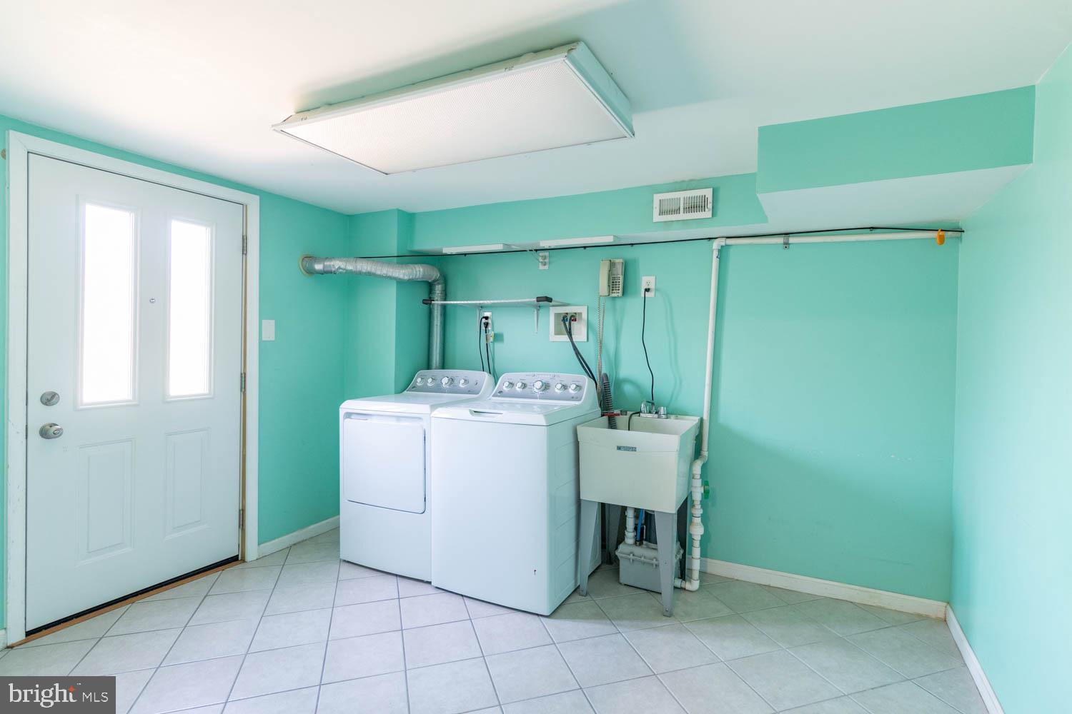 3407 Amity Road Philadelphia, PA 19154 - Photo 24 of 28 Laundry room