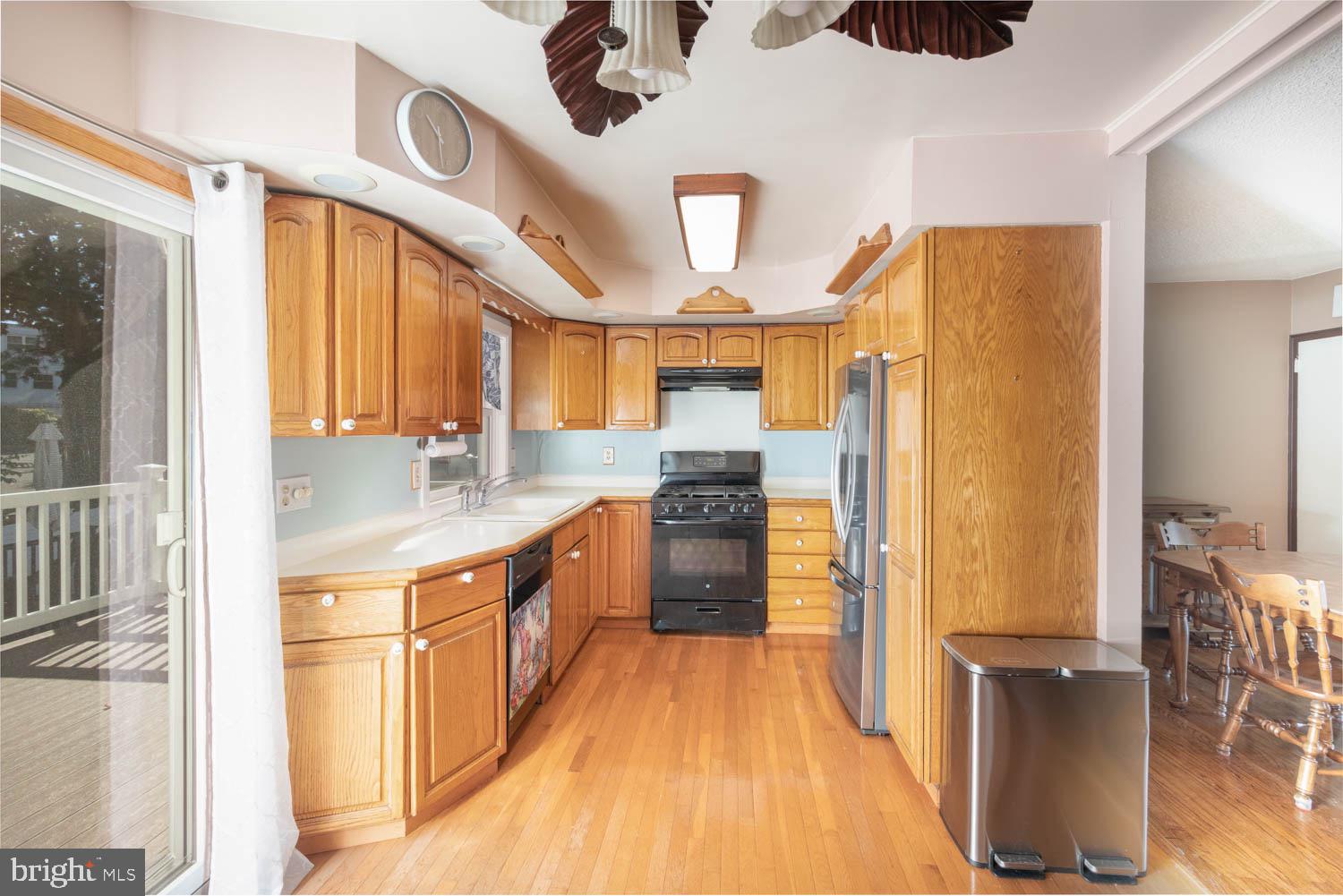 3407 Amity Road Philadelphia, PA 19154 - Photo 8 of 28 Updated Kitchen