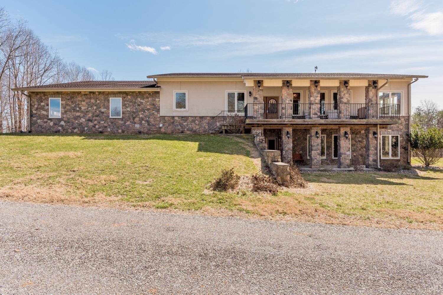 657 Cherry Hill Road Amherst, VA 24521 - Photo 4 of 91