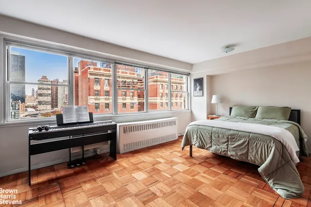 $575,000 | 430 West 34th Street, Unit 15E | Hudson Yards