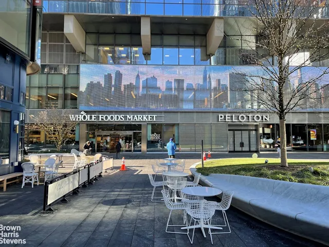 $575,000 | 430 West 34th Street, Unit 15E | Hudson Yards